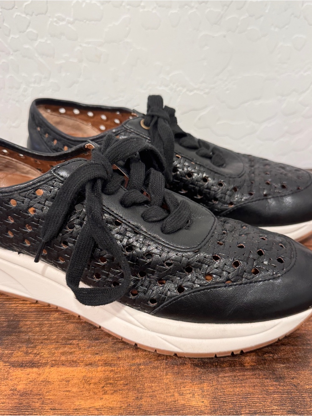 Patricia Nash Mills Perforated Leather Black Sneakers Womens 7M